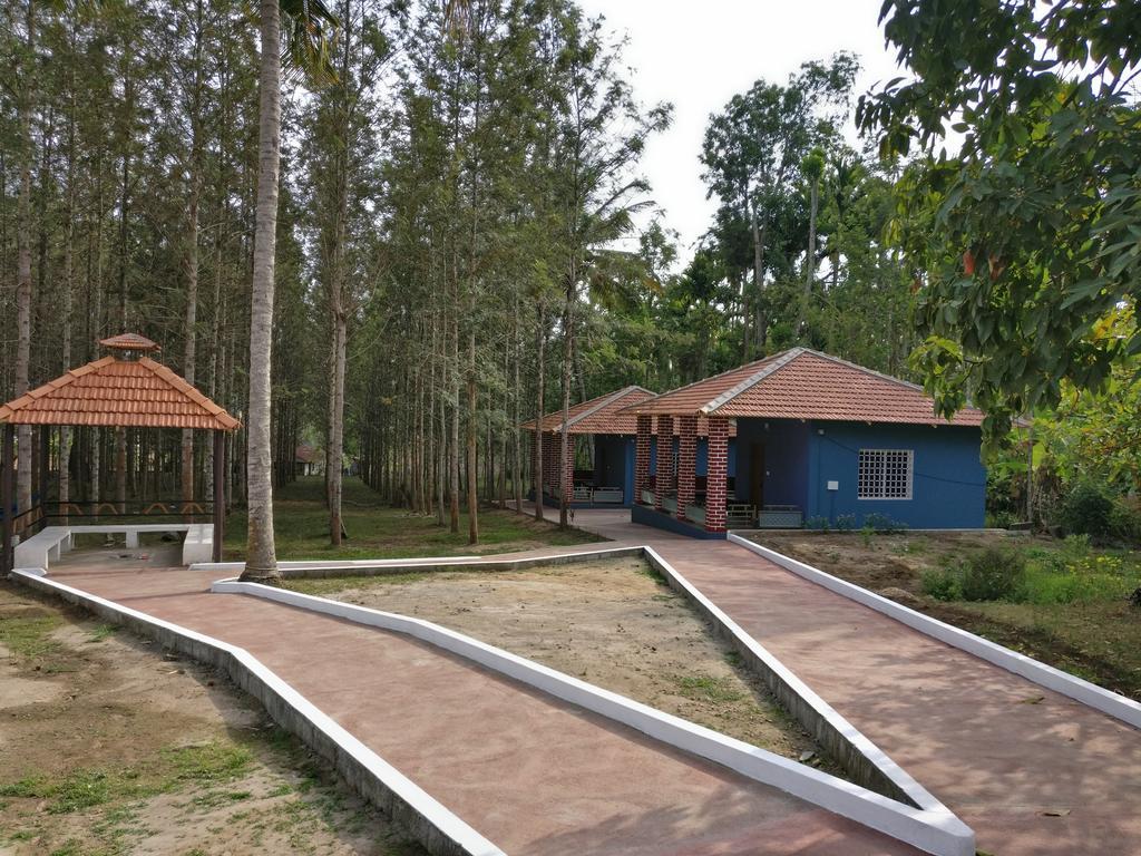 The Shades Holiday Homes Kushalnagar Luaran gambar