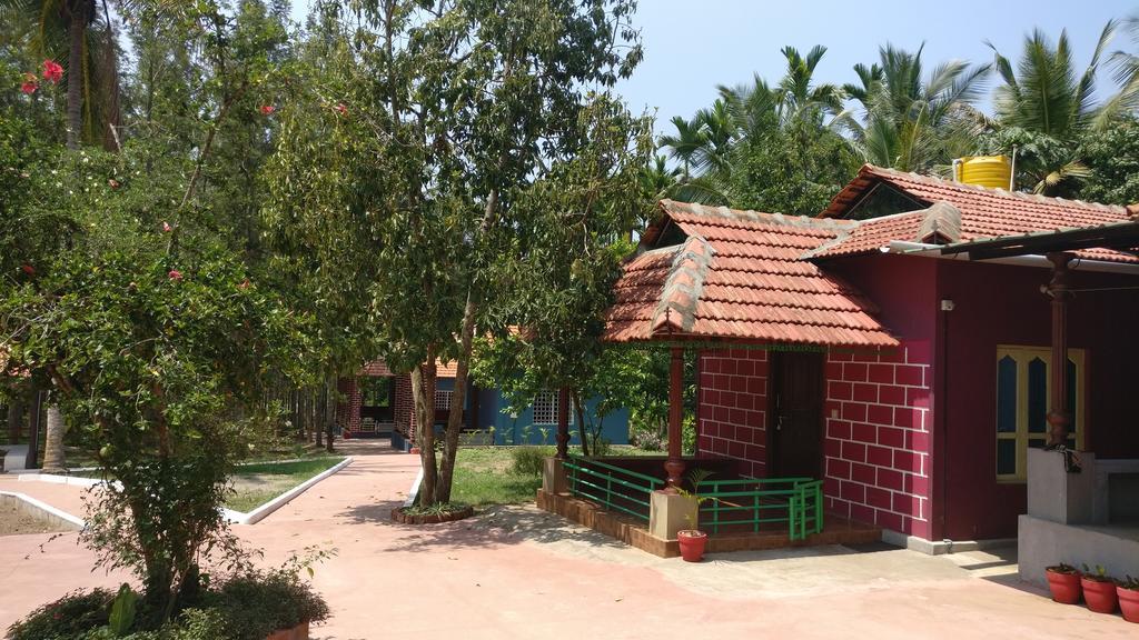 The Shades Holiday Homes Kushalnagar Luaran gambar