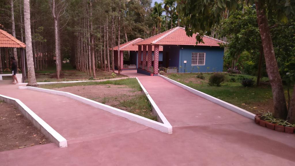 The Shades Holiday Homes Kushalnagar Luaran gambar